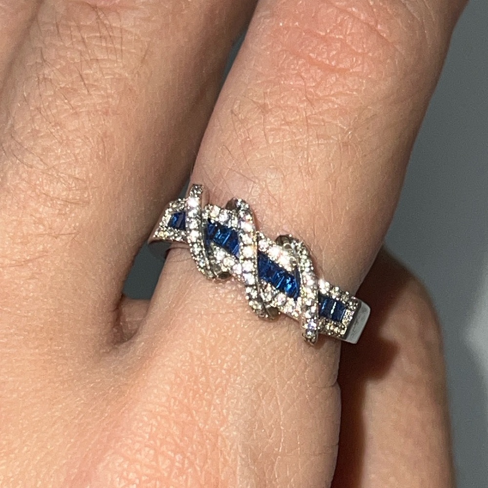 Elegant Silver and Blue Gemstone Ring